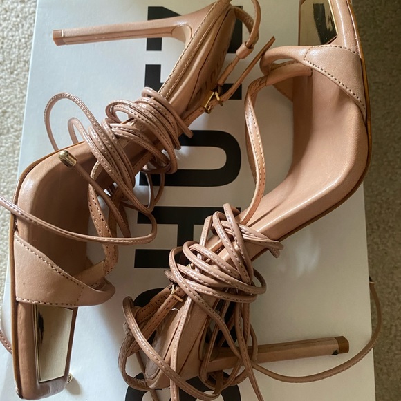 Nude leather lace up heels - Picture 1 of 7